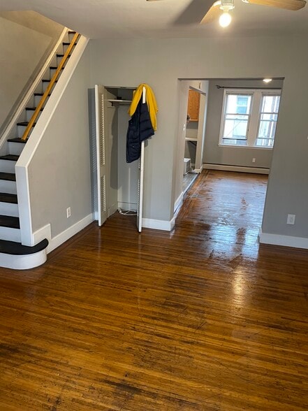 Building Photo - 2435 S Milan St