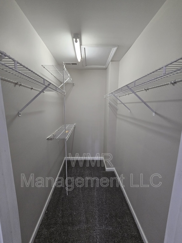 Building Photo - 7434 Stone Mountain Ct