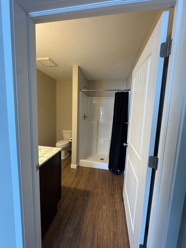 Building Photo - Stylish Ranch Home with Open Floor Plan in...