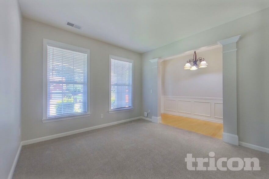 Building Photo - 3535 Arbroath Dr