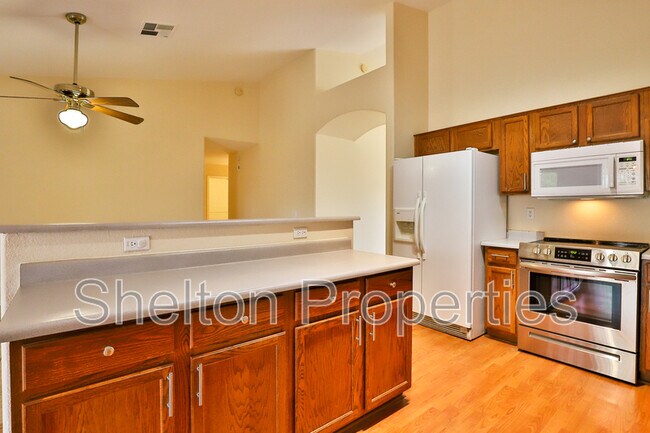 Building Photo - 8963 W Ocotillo Rd