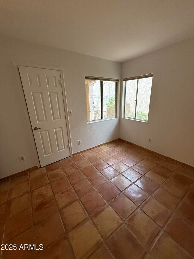 Building Photo - 10854 E Yucca St