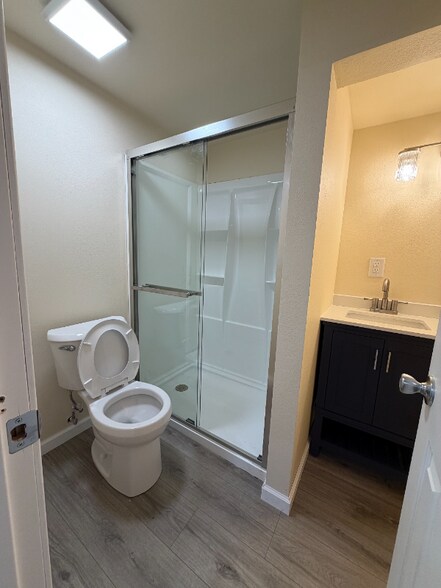 Building Photo - 7653 Canyon Oak Dr