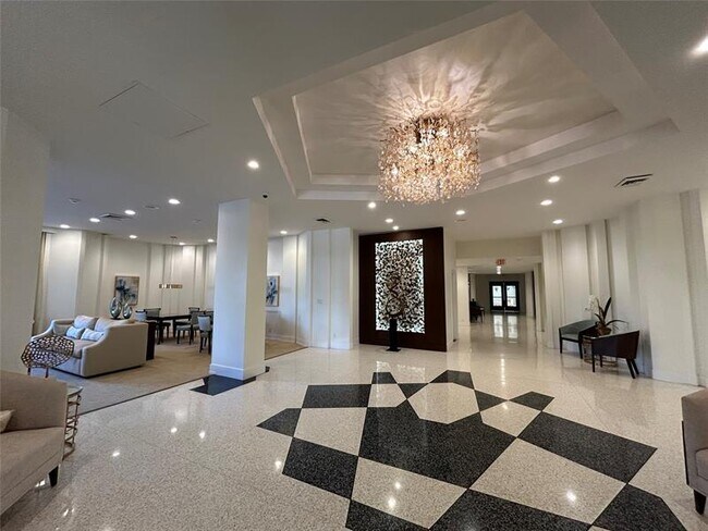 Building Photo - 2000 S Ocean Blvd