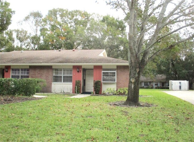 Building Photo - 2225 Lark Cir W