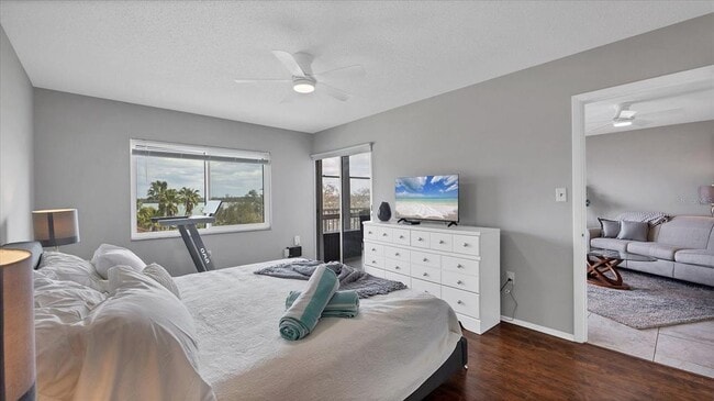 Building Photo - 8625 Midnight Pass Rd