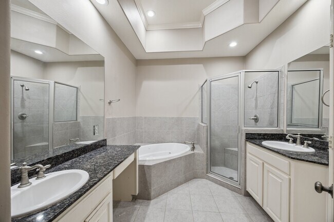 Building Photo - 13507 Brookbluff Ln
