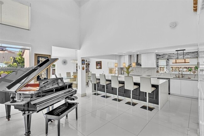 Building Photo - 3877 Bimini Ave