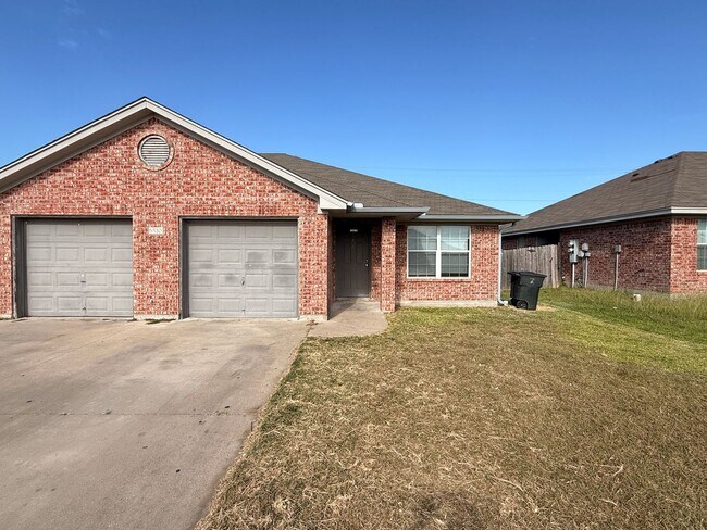 Building Photo - 6510 Temora Loop