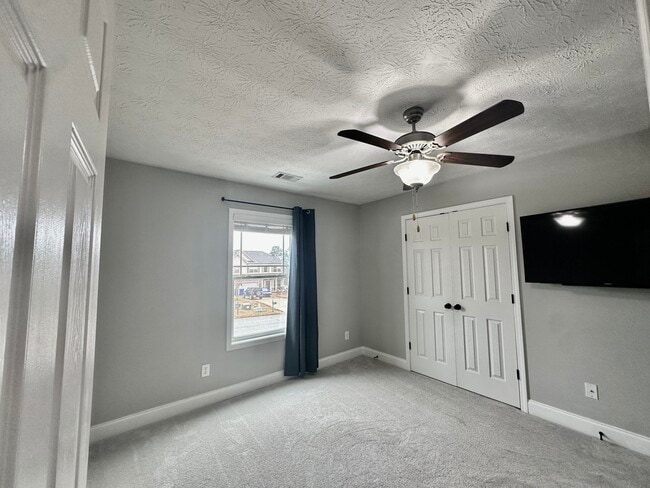 Building Photo - 9583 Yarbrough Rd