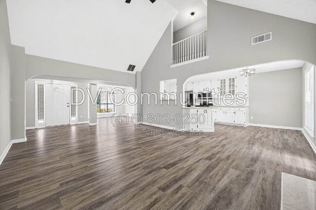 Building Photo - 140 Coach Dr
