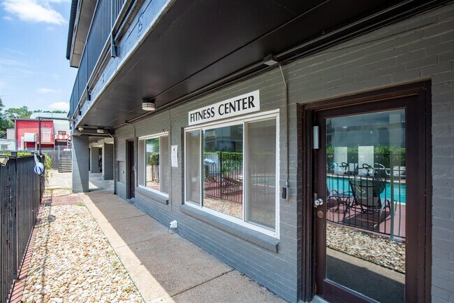 Building Photo - 2020 S Congress Ave