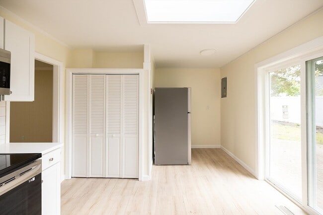 Building Photo - 26 Steven Rd