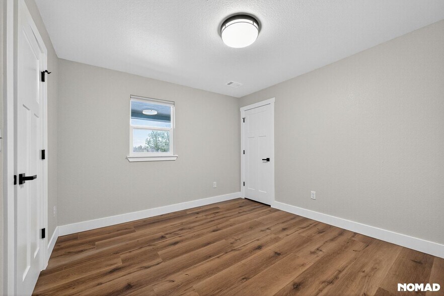 Building Photo - 1615 W Mulberry St