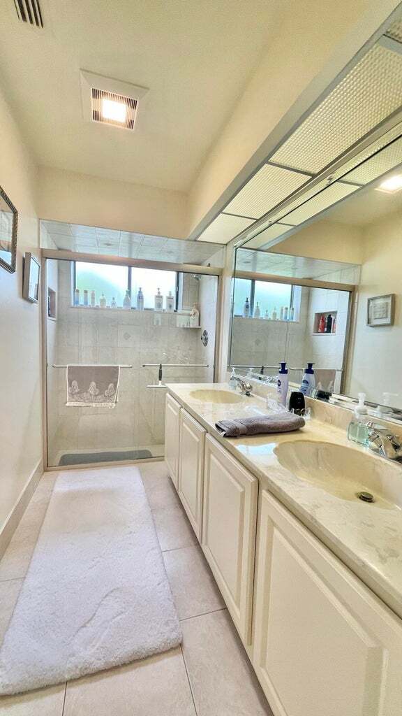 Building Photo - 5662 Ainsley Ct