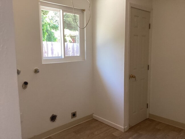 Building Photo - Westside property