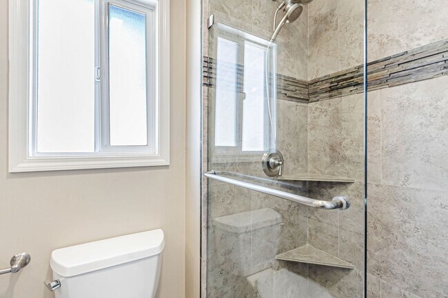 Building Photo - Saratoga Gem - 4BR Home Open Floor Plan & ...