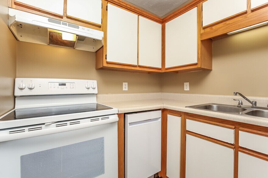 Building Photo - 4080 Nir Shreibman Blvd