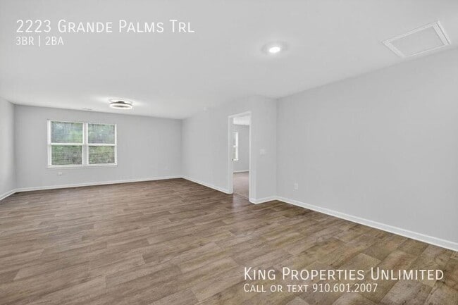 Building Photo - 2223 Grande Palms Trl
