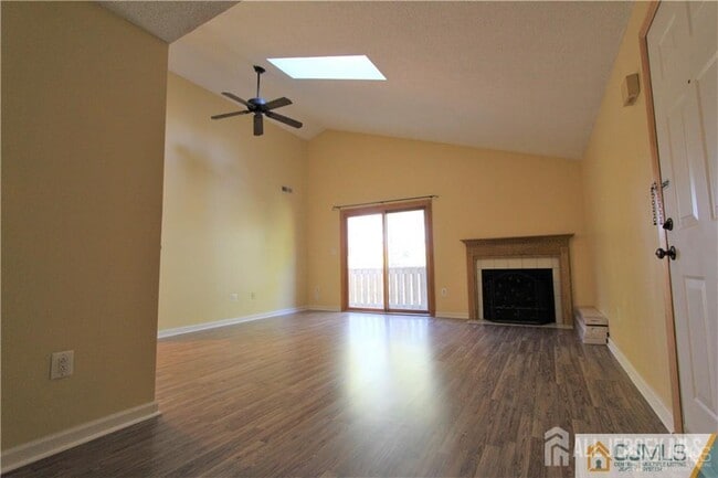 Building Photo - 1806 Ravens Crest Dr