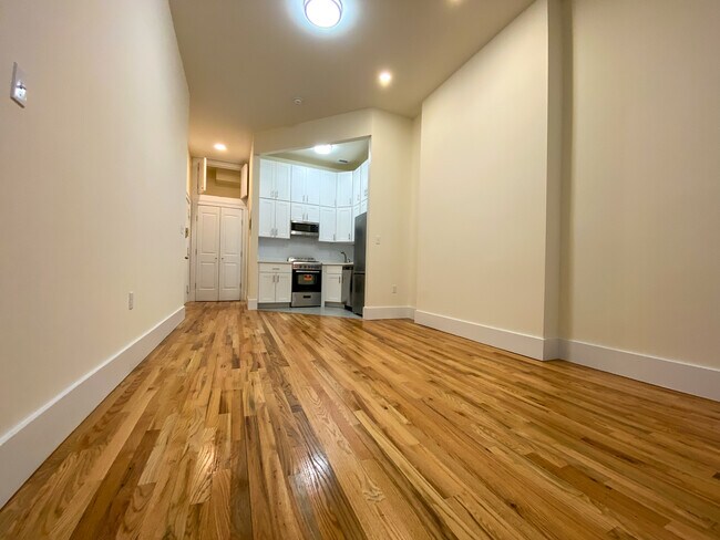 Building Photo - 306 W 73rd St