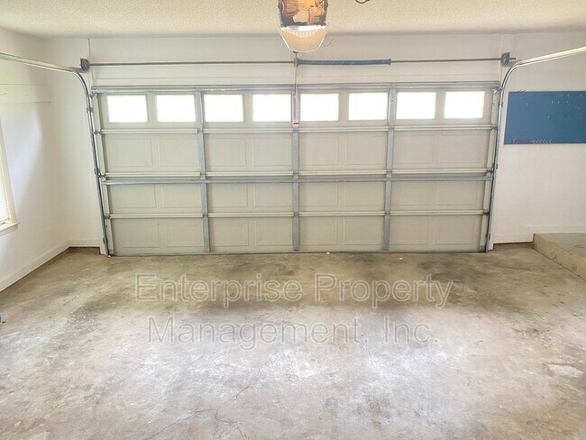 Building Photo - 3840 Charbon Ln