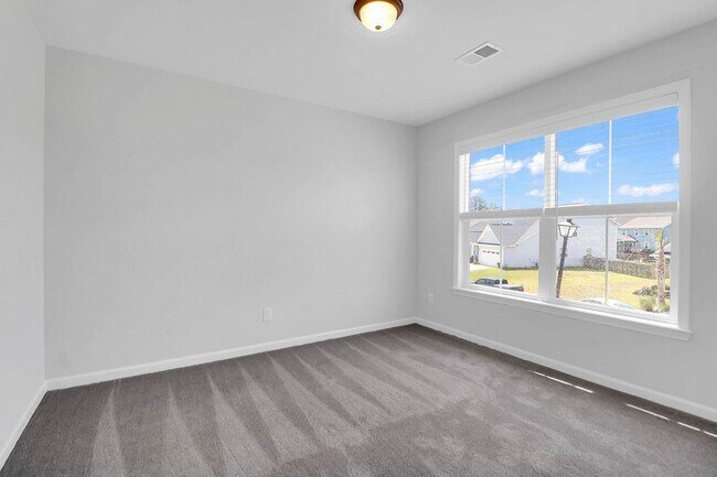 Building Photo - Pristine and Calm Home in Moncks Corner