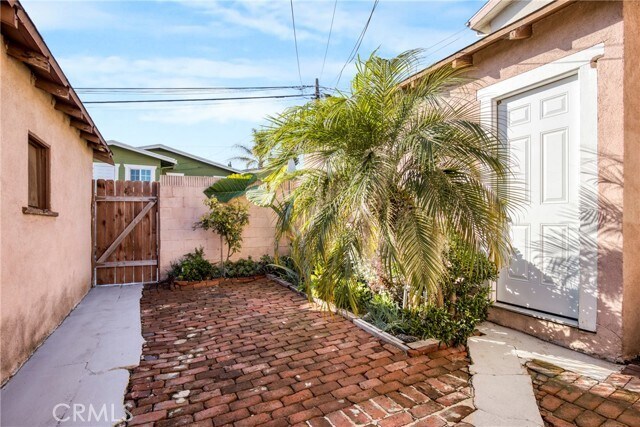 Building Photo - 959 W 17th St