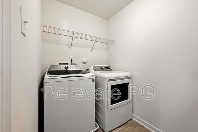 Building Photo - 9893 Honeybee Dr