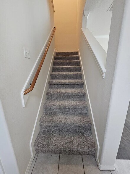 Building Photo - 1001 Krenek Tap