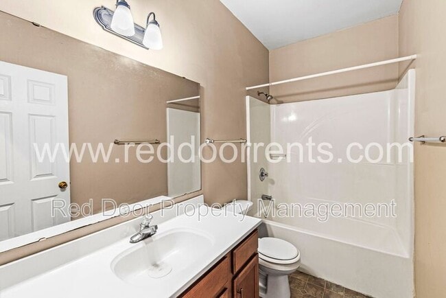 Building Photo - 714 N Tremont St