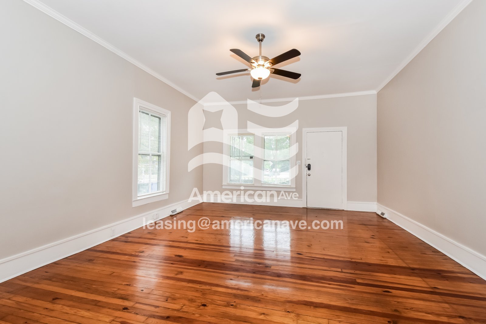 Building Photo - 3213 River Dr