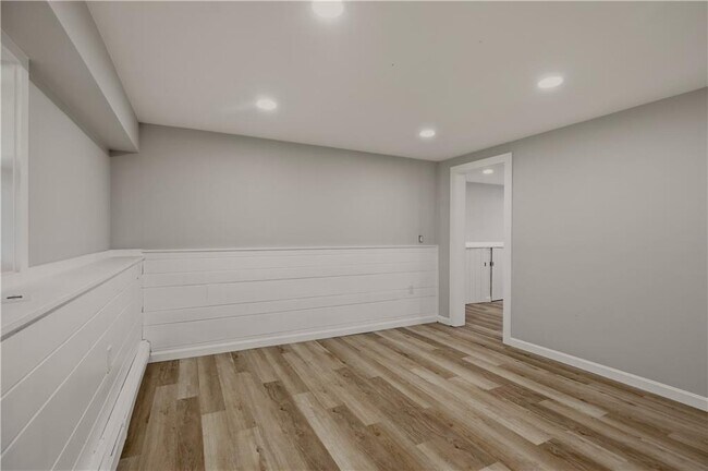 Building Photo - 49 E Dexter St