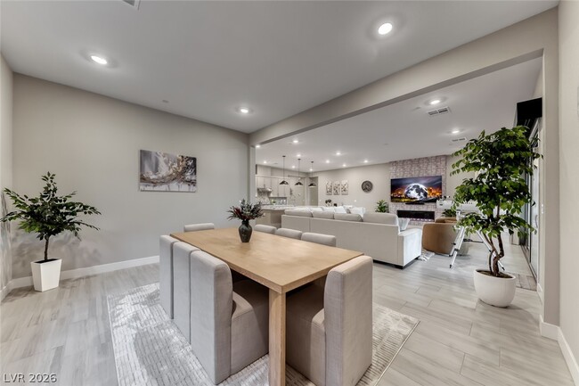 Building Photo - 375 Portus Delphini Ct