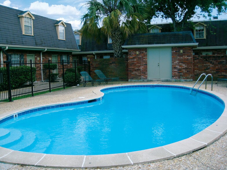 Brittany And Drexel House 3440 Edenborn Ave Metairie LA 70002