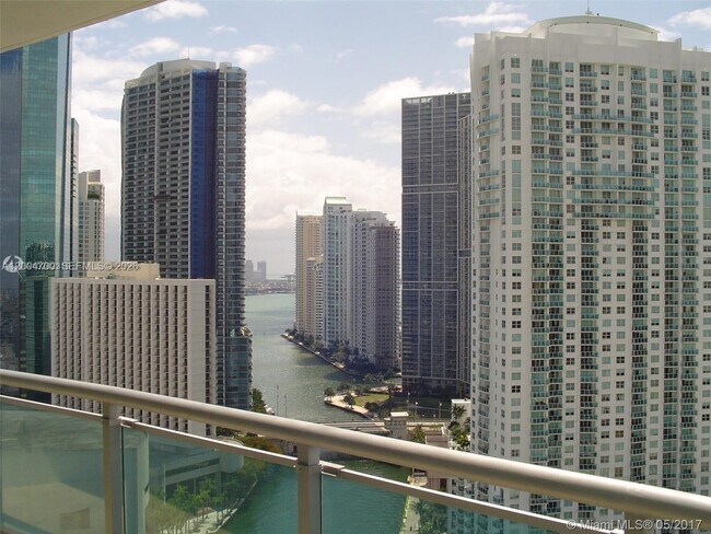 Building Photo - 350 S Miami Ave