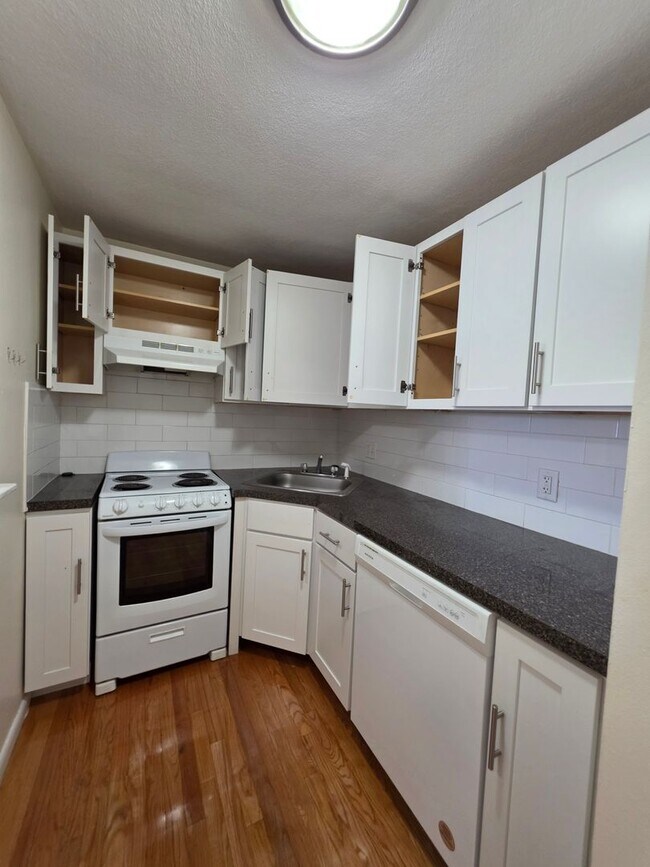 Building Photo - 23 Allston St