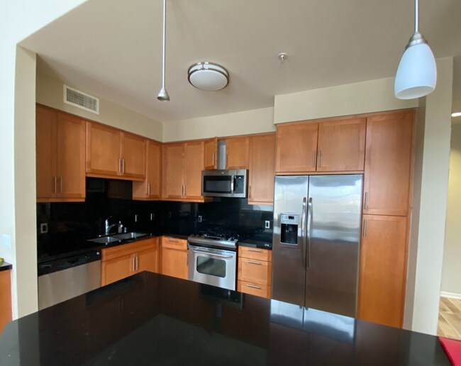 Building Photo - Coming SOON - Spacious 2bedroom