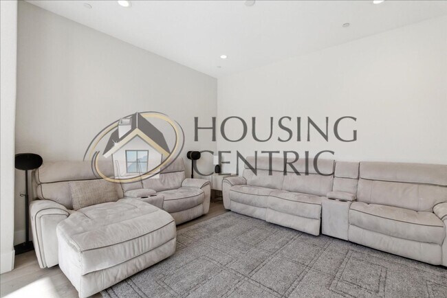 Building Photo - Unparalleled Executive Luxury Rental Home in Gated Community