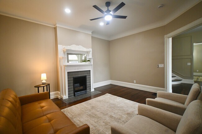 Building Photo - 2369 Park Ave