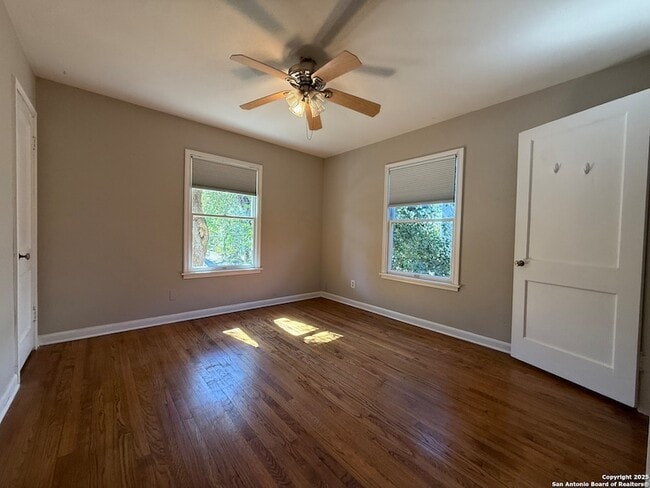 Building Photo - 123 Marcia Pl