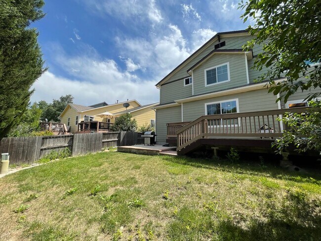 Building Photo - Beautiful two-story home located in Erie!