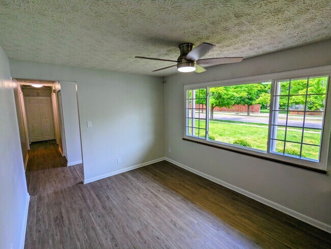 Building Photo - 1118 Lincoln Park Blvd