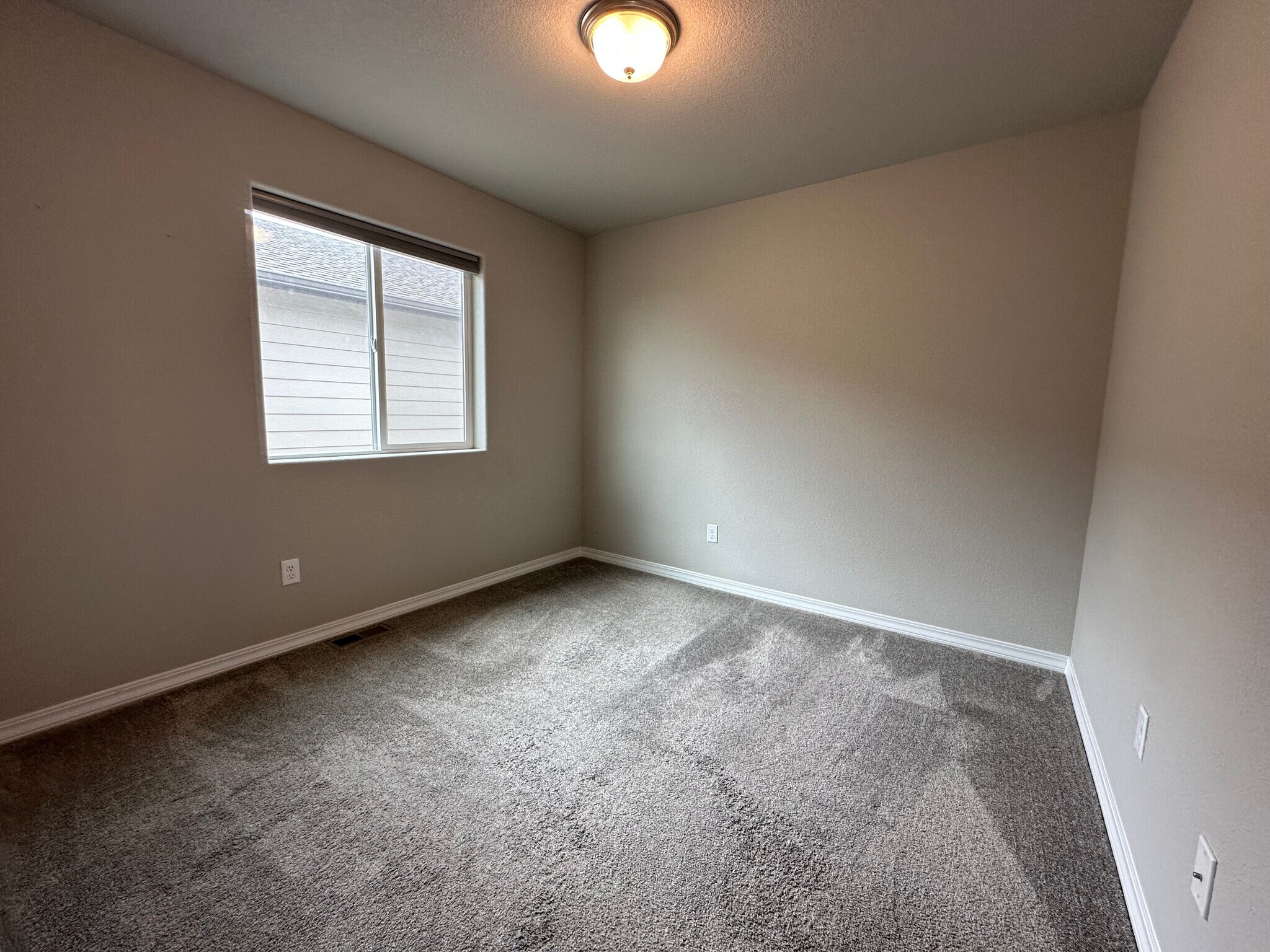 Building Photo - 7435 Gorgeted Quail Grv