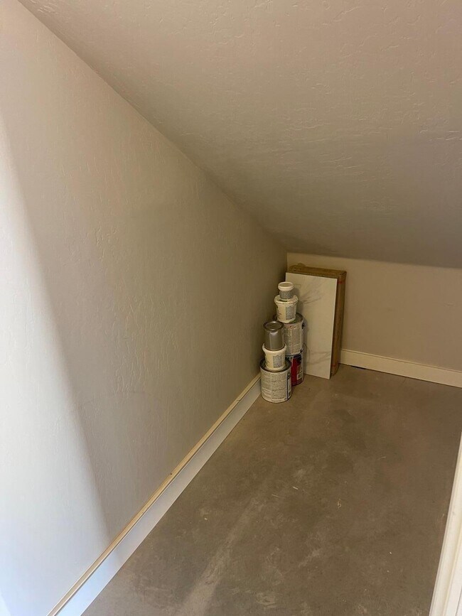 Building Photo - 1668 Bull Lea Dr SE