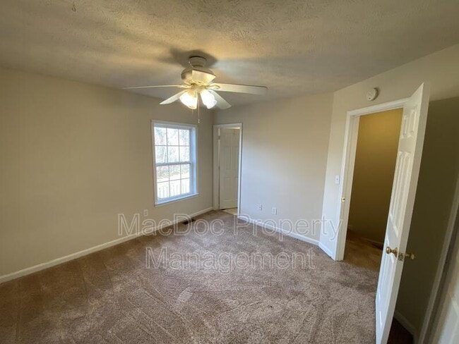 Building Photo - 9605 Coventry Creek Dr