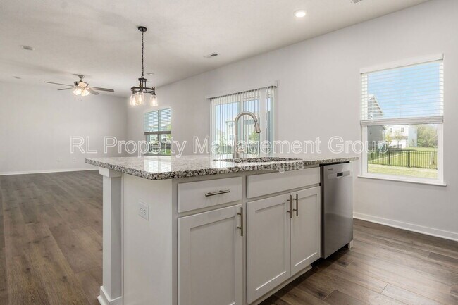 Building Photo - 214 Sterndale Dr