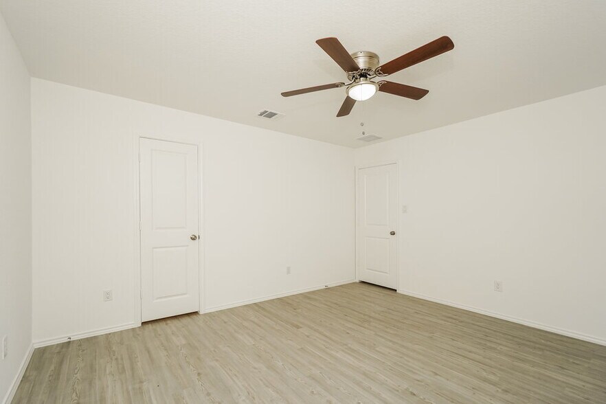 Building Photo - 14640 Greenfield Ml