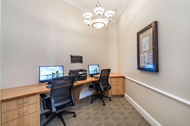 Building Photo - 403 S Sapodilla Ave