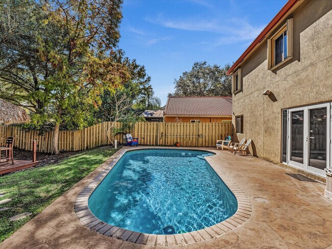 Building Photo - 1449 Banyan Cir